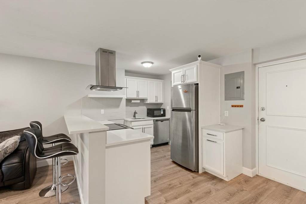 26 W Wyoming Avenue - Photo 1