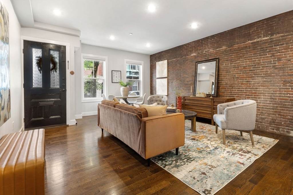 62-64 Elm St - Photo 1