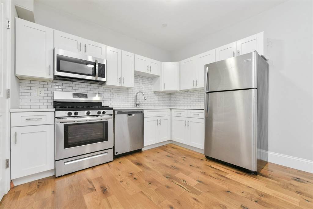 155 Chelsea Street - Photo 1