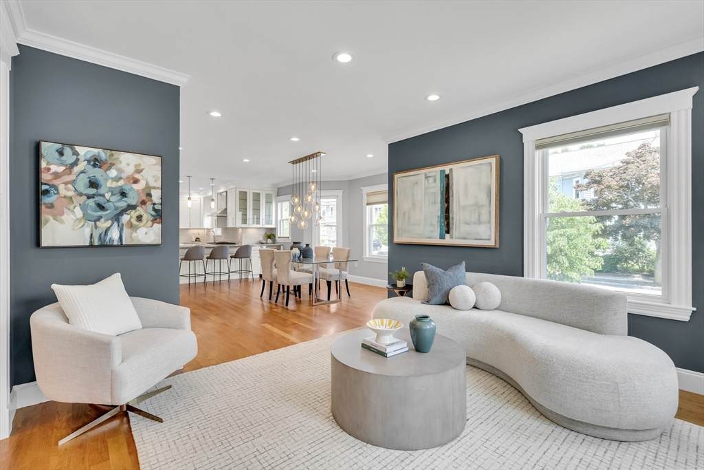 54 Marathon St - Photo 1