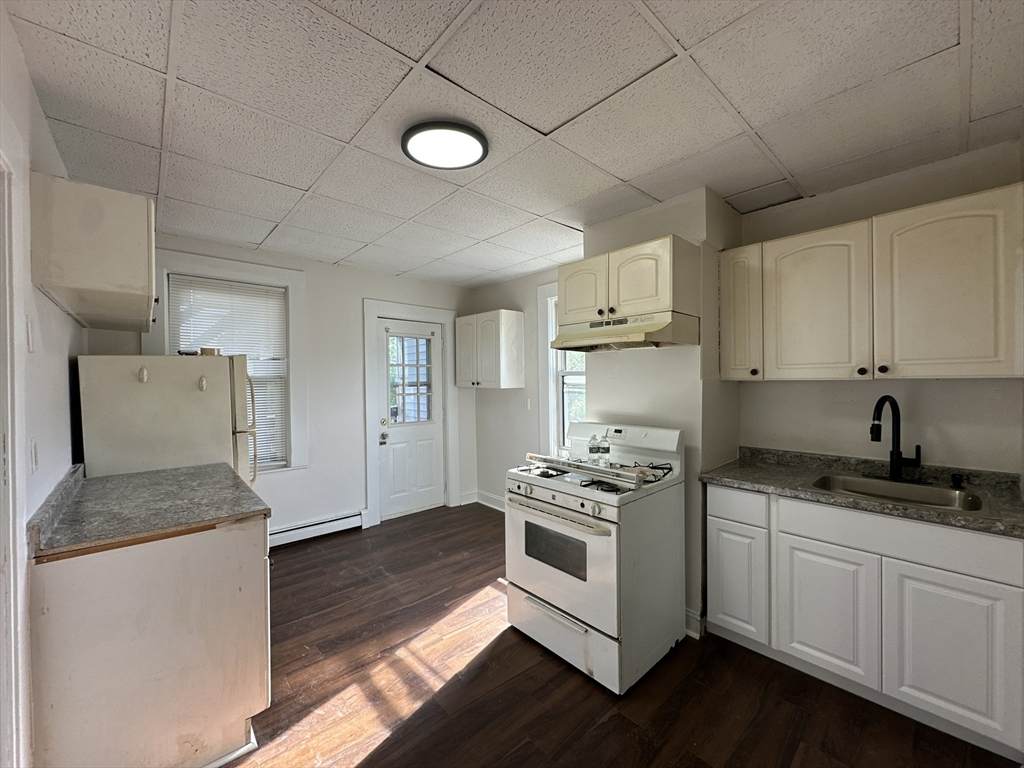 39 Louis St - Photo 1