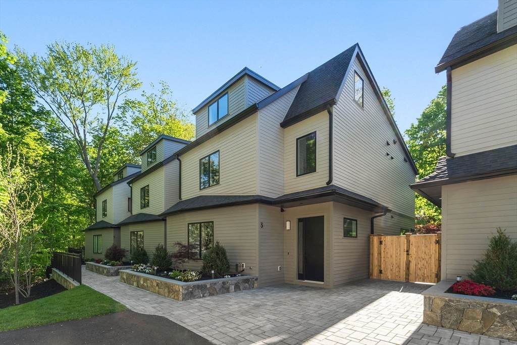 956 Walnut Street - Photo 1