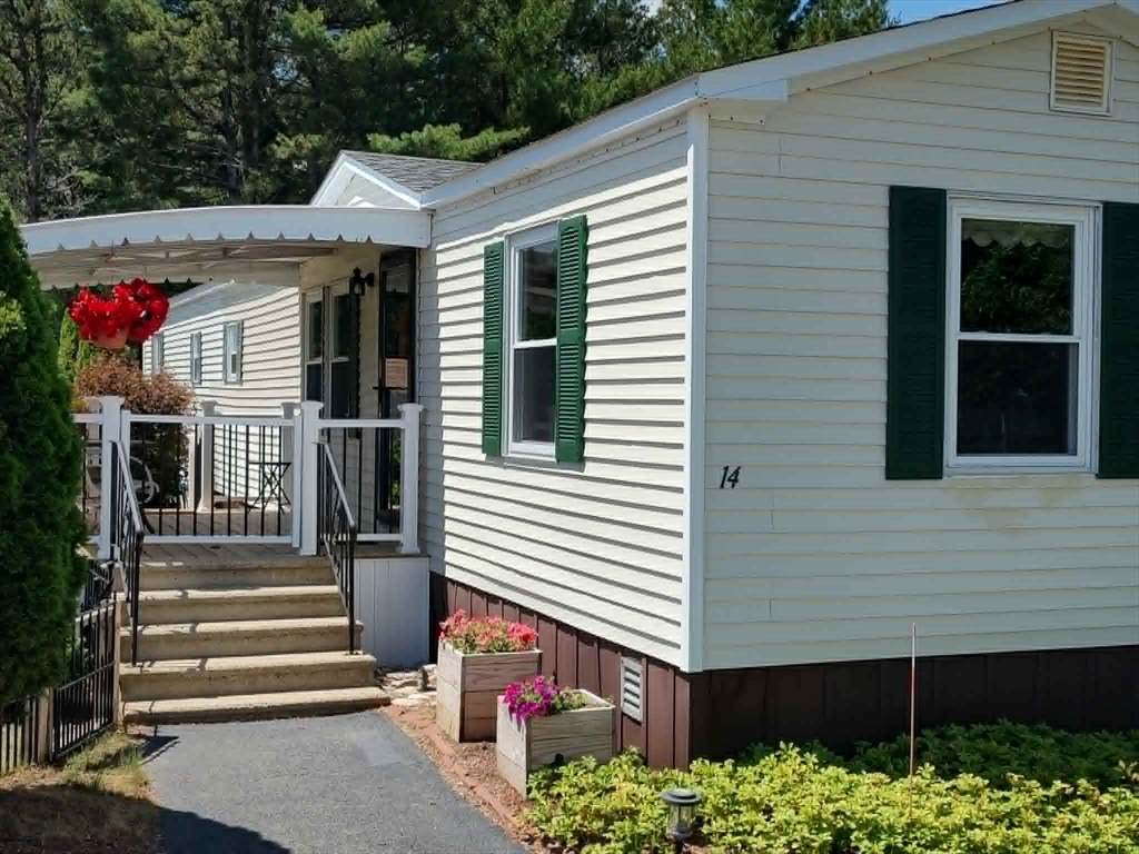 14 Narragansett Drive - Photo 1