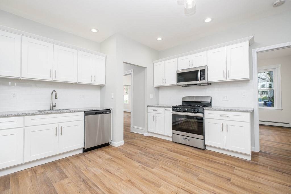 39 Perry St - Photo 1