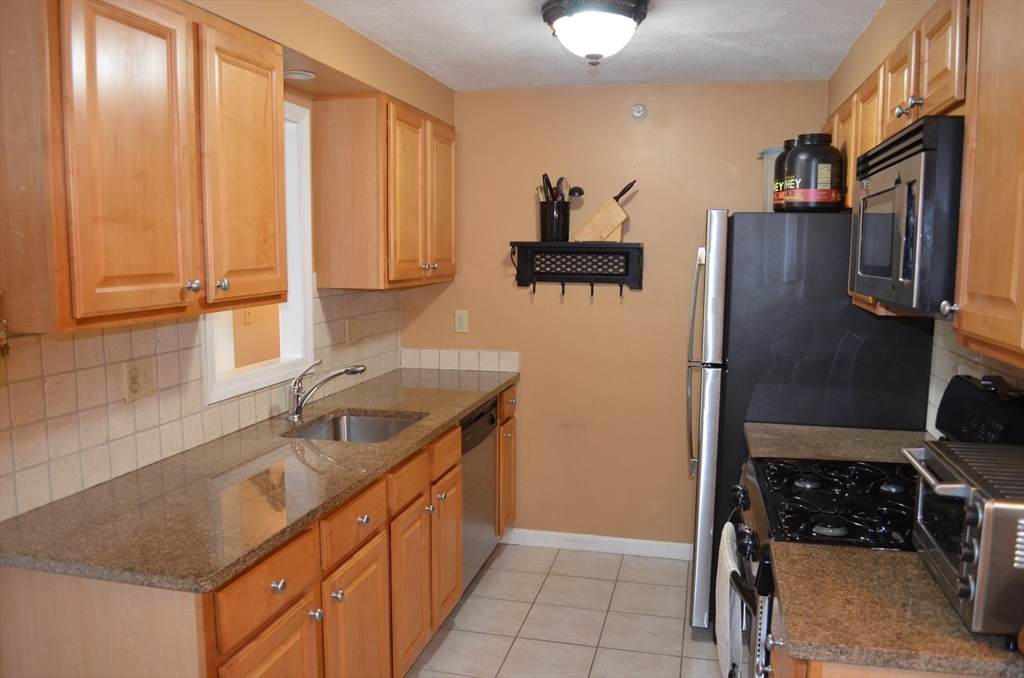 56 Townsend St - Photo 1