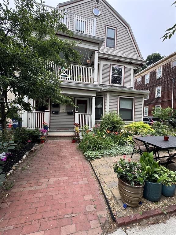 27 Dudley St - Photo 1