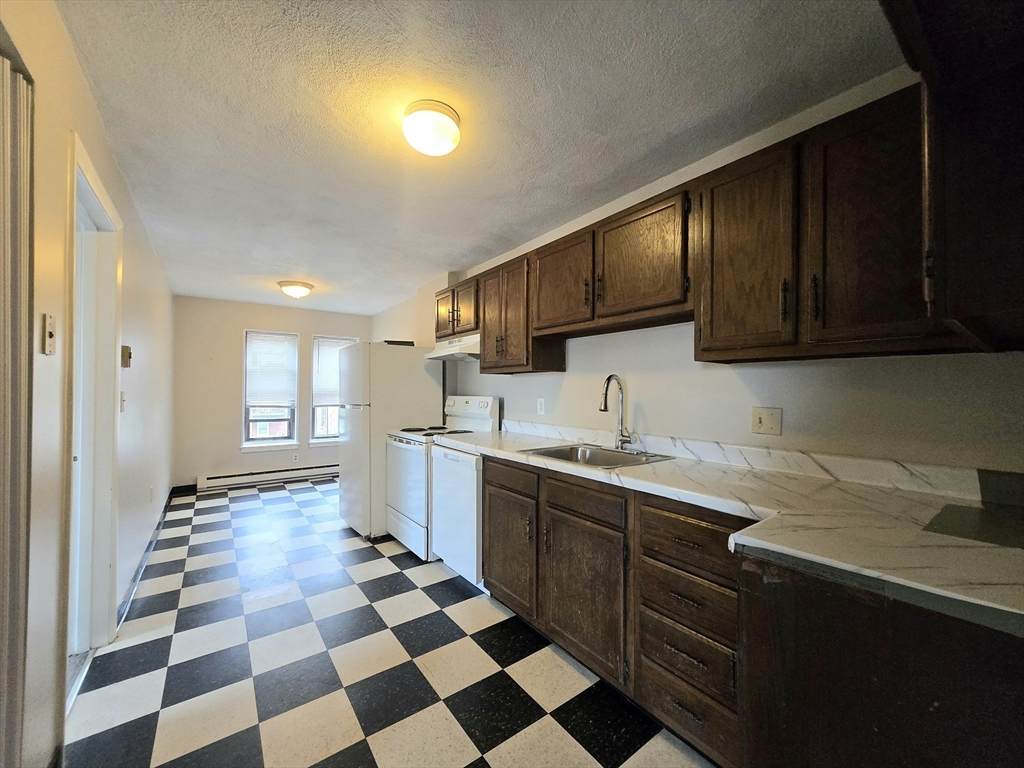 88 Broadway - Photo 1