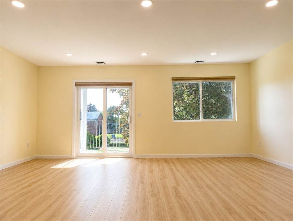 25 Bayberry Dr - Photo 1