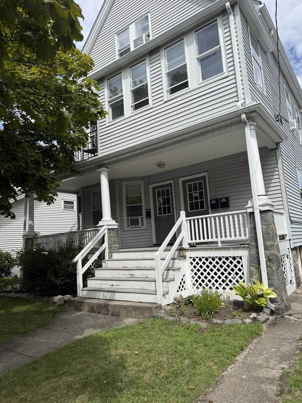 60-62 Warren Ave - Photo 1