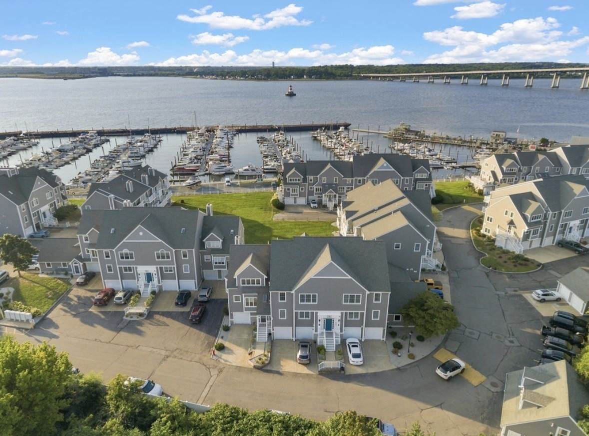 700 Shore Dr - Photo 1