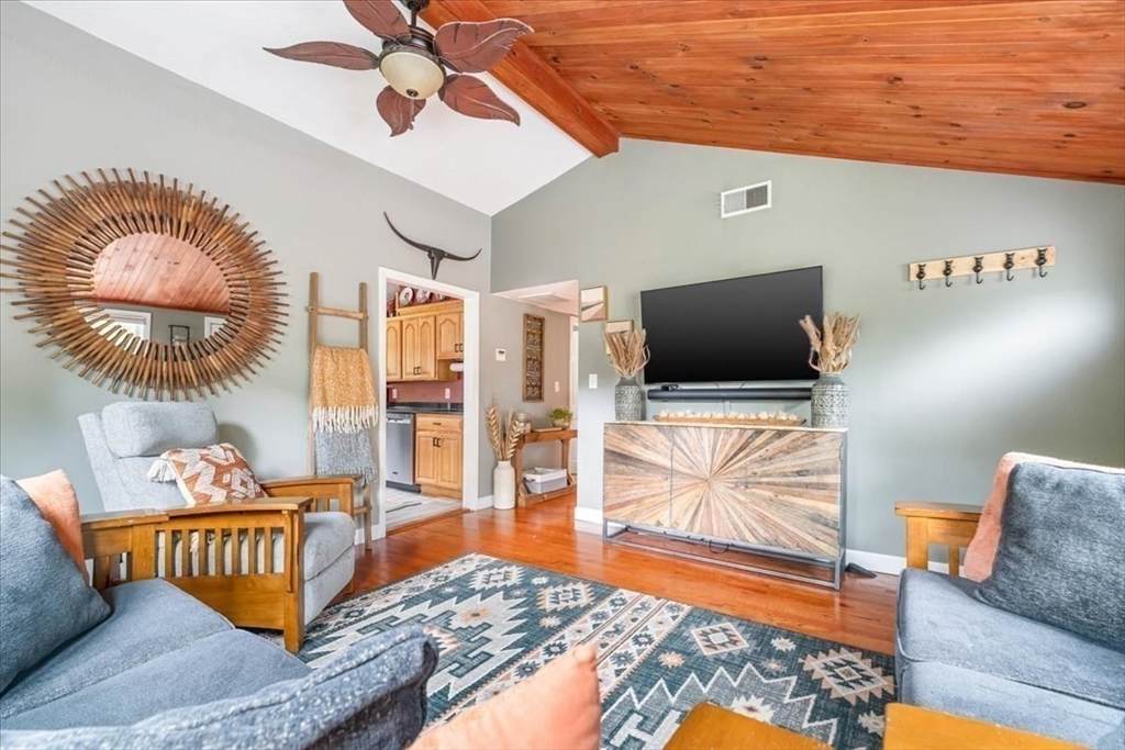 18 Carol Ave - Photo 1