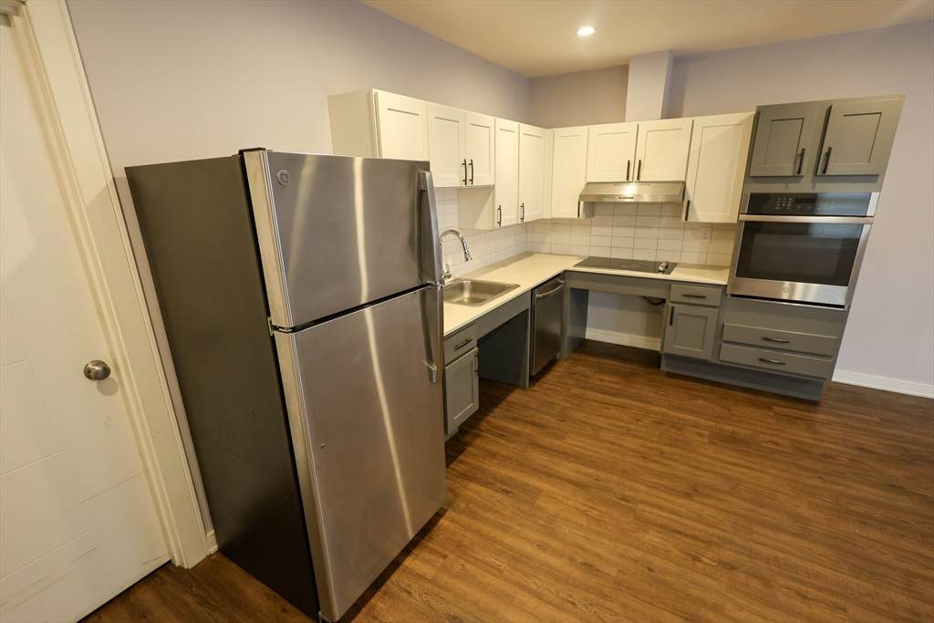 332 Talbot Avenue - Photo 1