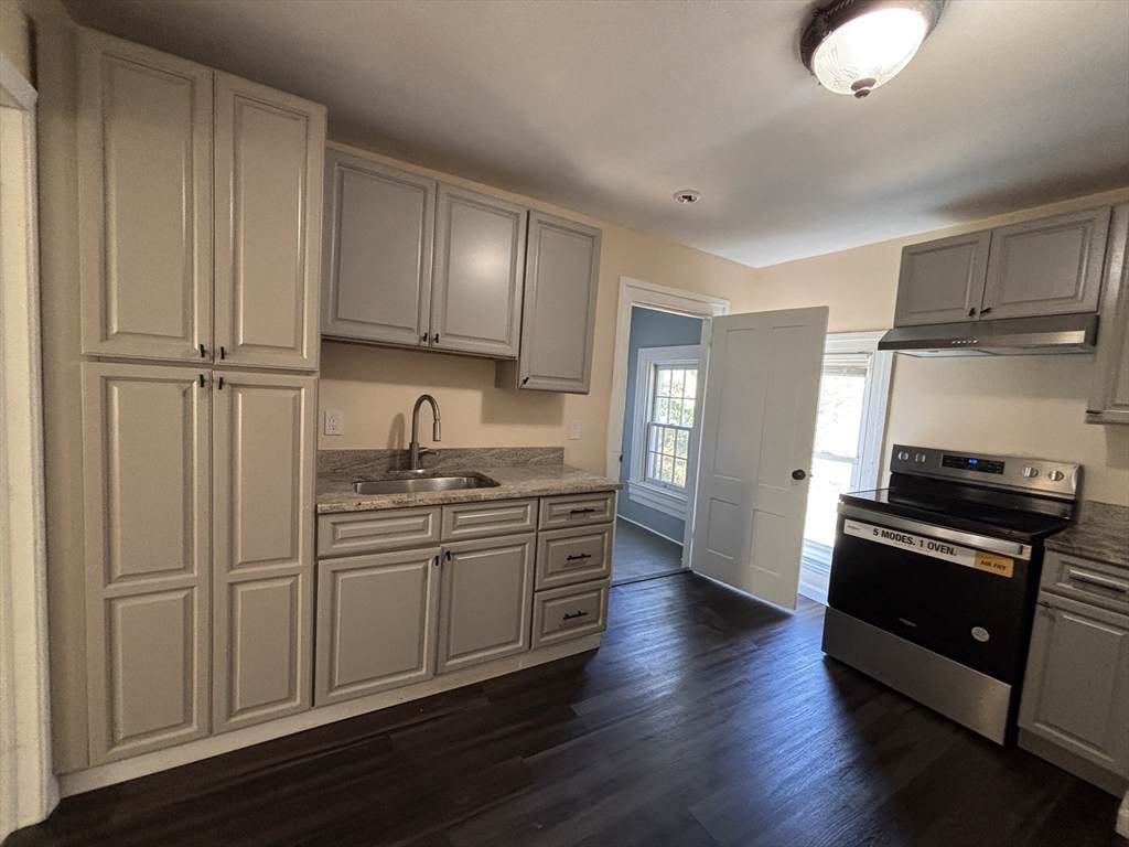 4 Crown St - Photo 1
