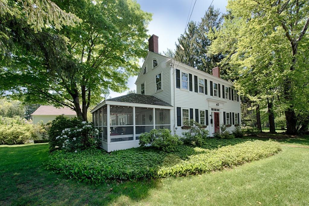 33 Topsfield Rd - Photo 1