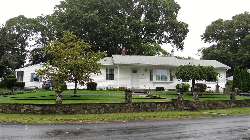 39 Holly Tree Lane - Photo 1