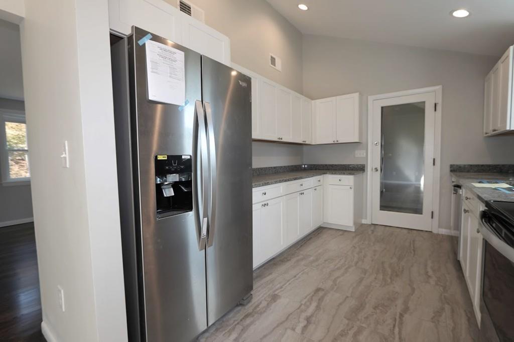 124 Farmington Circle - Photo 1
