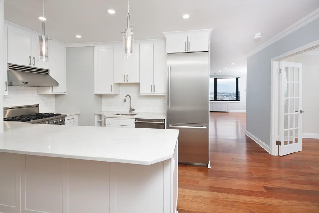 65 East India Row - Photo 1