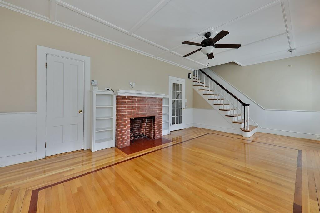 11 Shaw - Photo 1