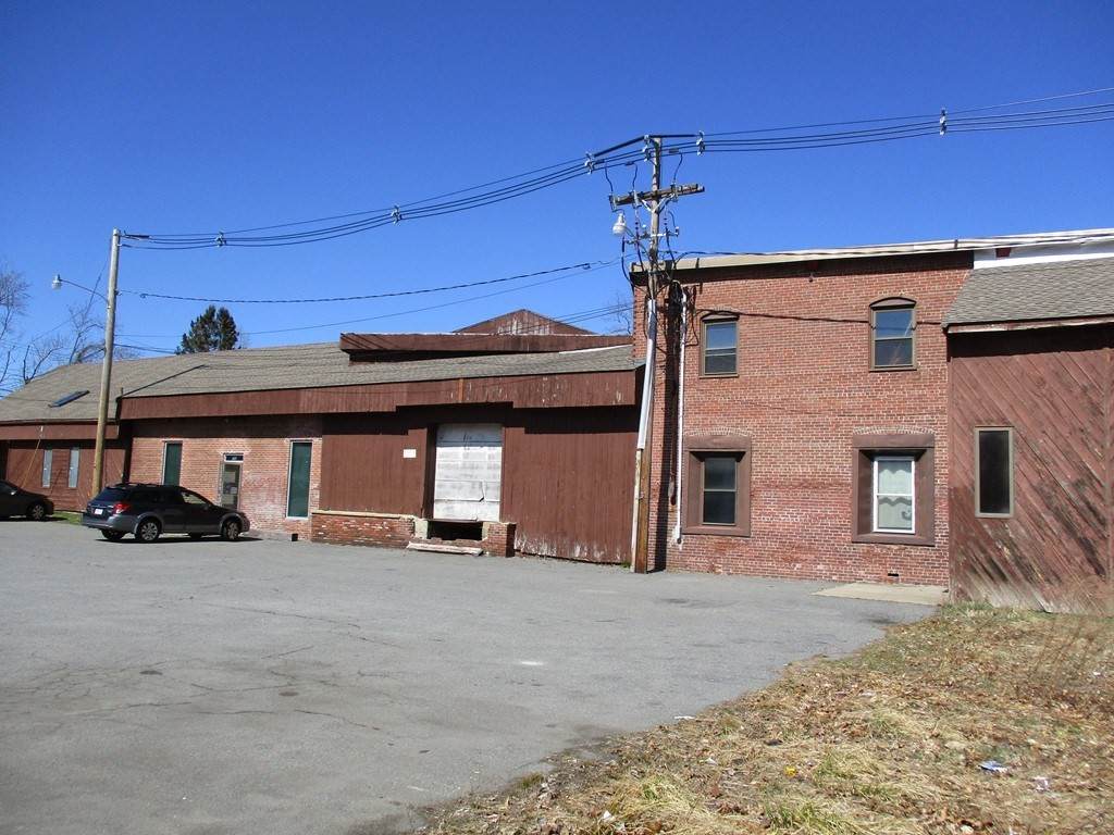 106 Oak St - Photo 1