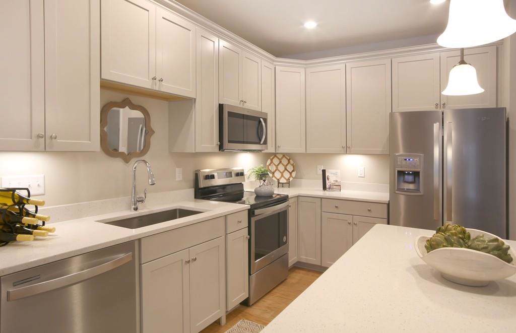 120 University Ave (Unit 02202) - Photo 1