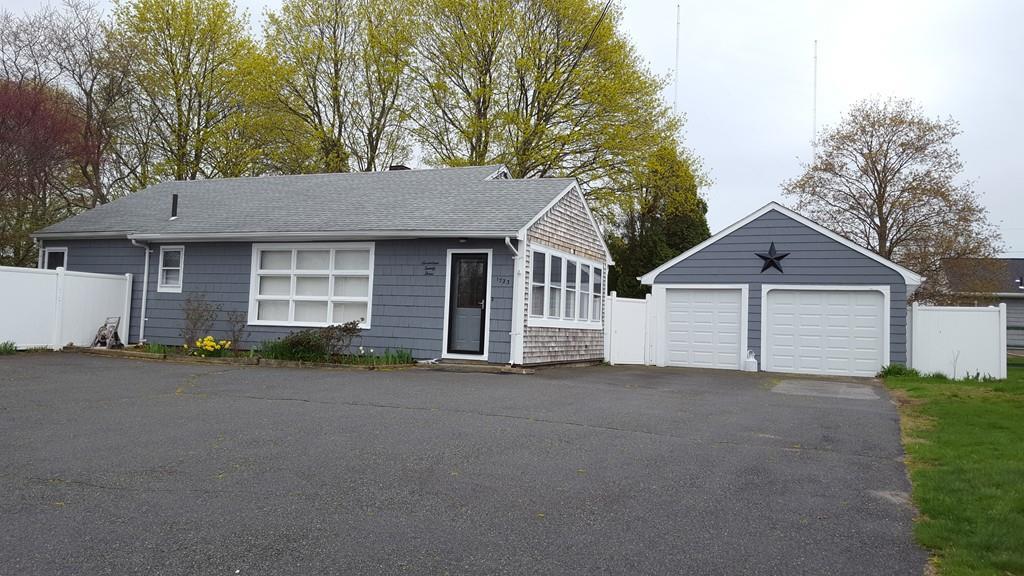 1723 Wilbur Ave - Photo 1
