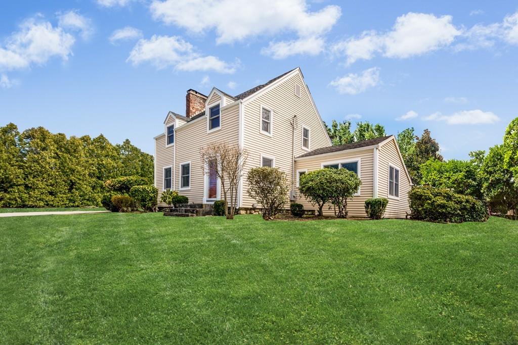 24 Hillcrest Ave - Photo 1