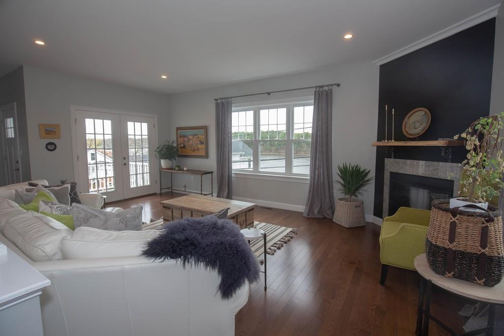 47 Merrimac St - Photo 1