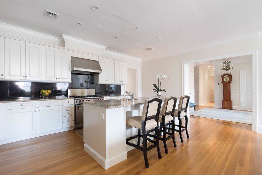 303 Berkeley Street - Photo 1