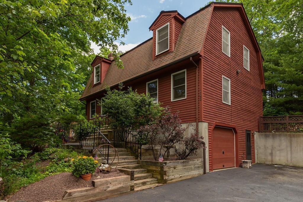 105 Lincoln Street - Photo 1