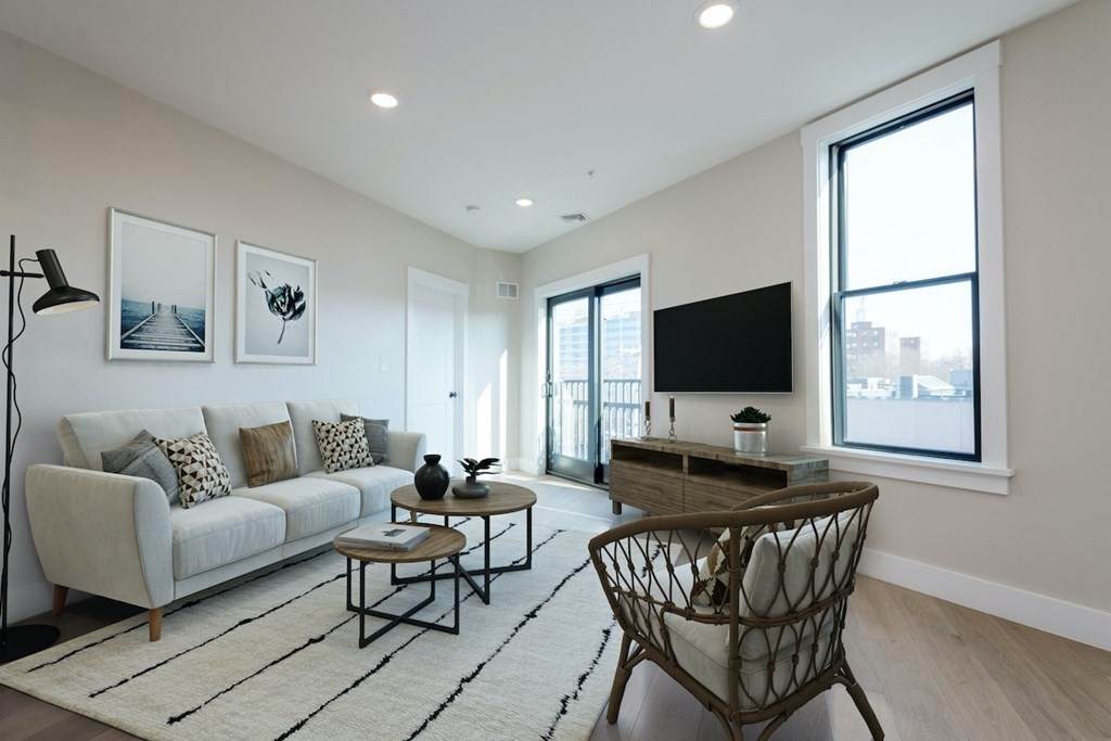 305 Webster Avenue - Photo 1