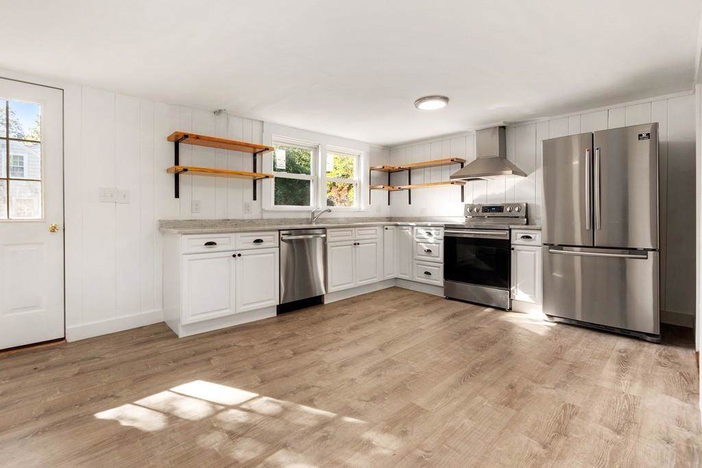 623 Pleasant St - Photo 1