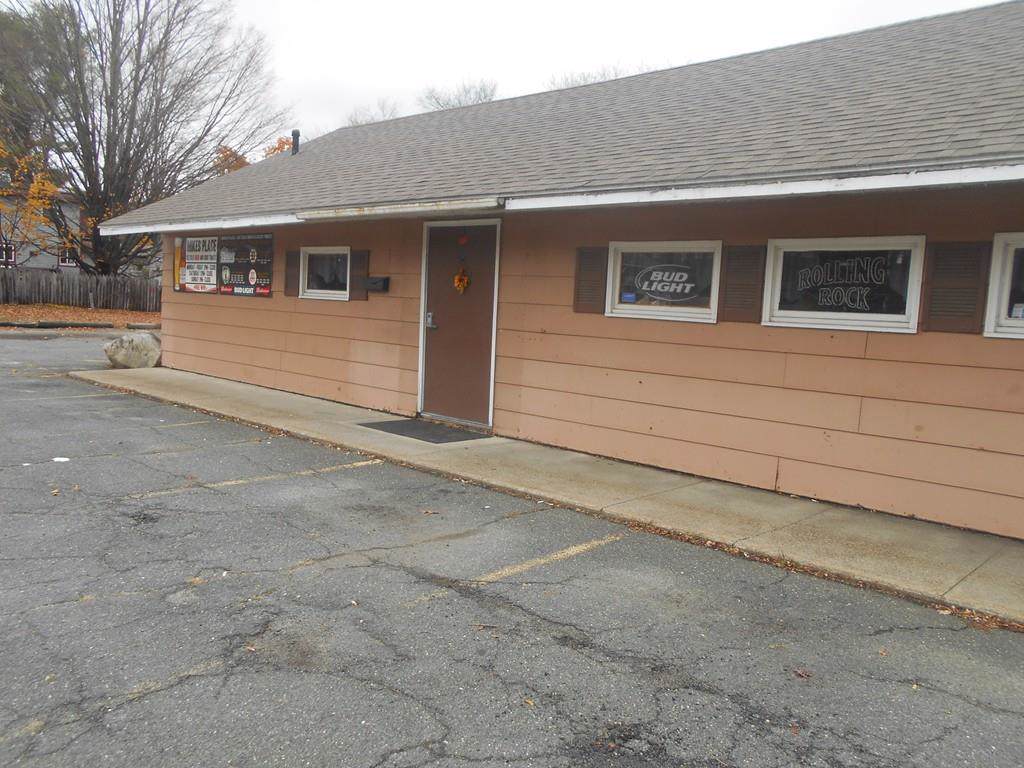 81 E River St - Photo 1