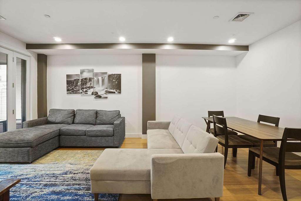 152 Old Colony Ave - Photo 1
