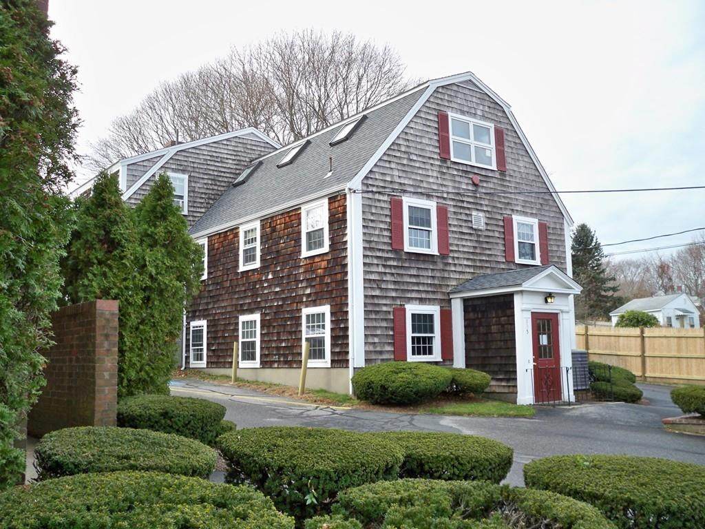 135 Sandwich St - Photo 1