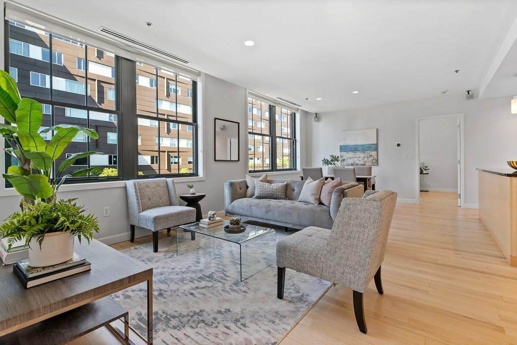 9 W Broadway - Photo 1