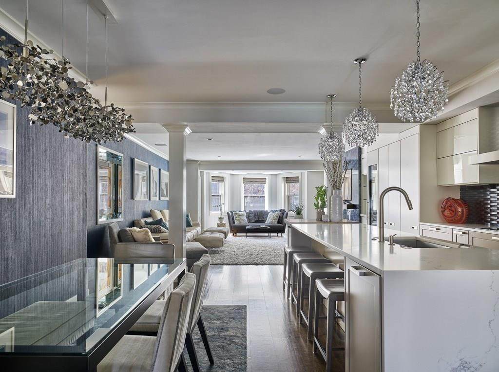 242 Beacon St - Photo 1