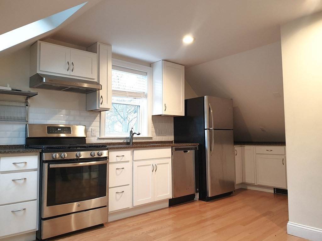 223 Boston St - Photo 1