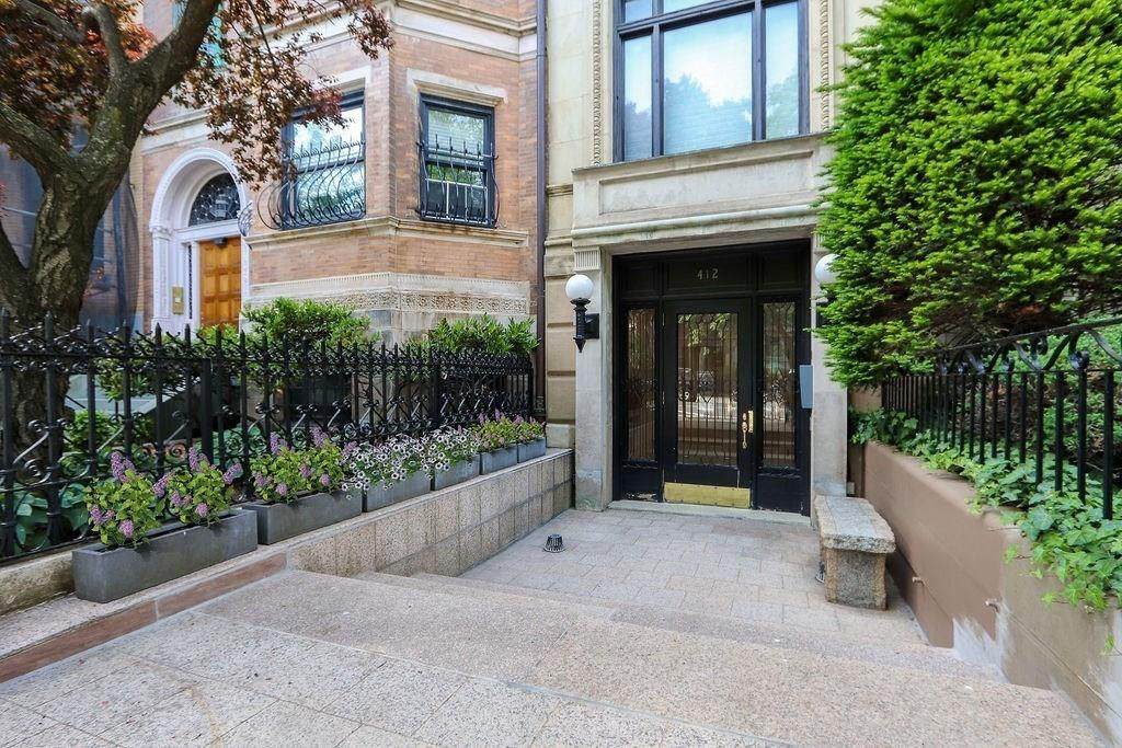 412 Beacon St - Photo 1