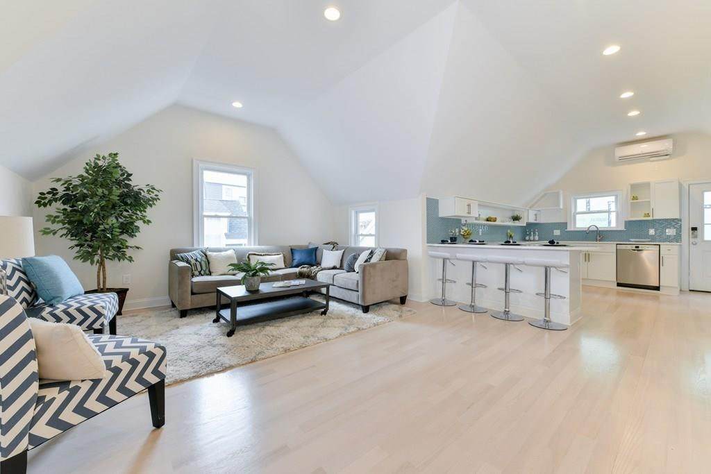 34 Underhill Street - Photo 1