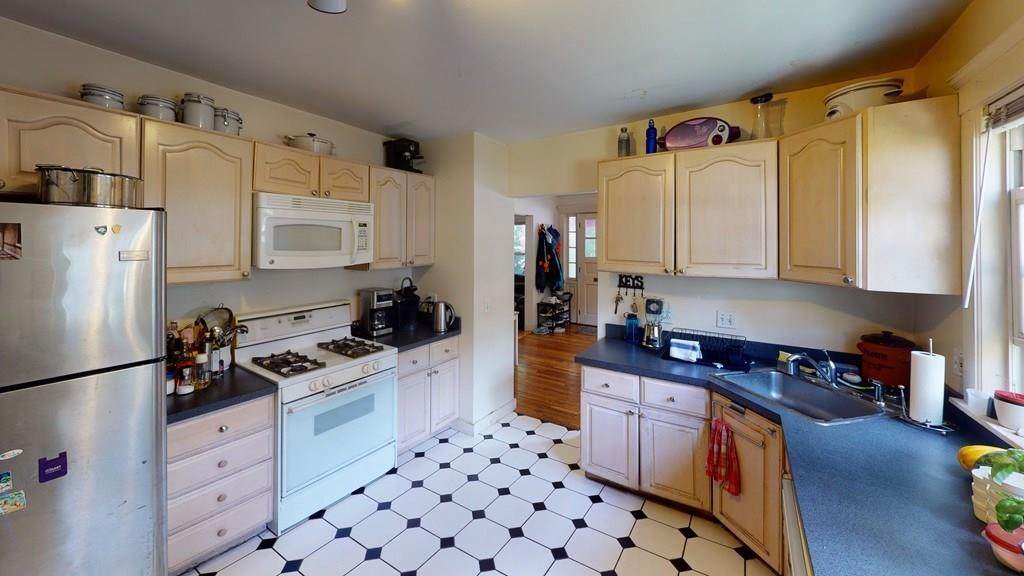 591 Washington Street - Photo 1