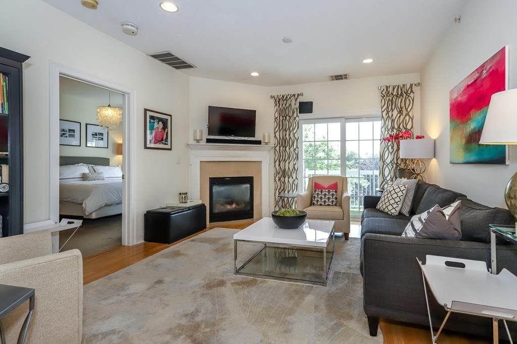 2306 Davenport Ave - Photo 1