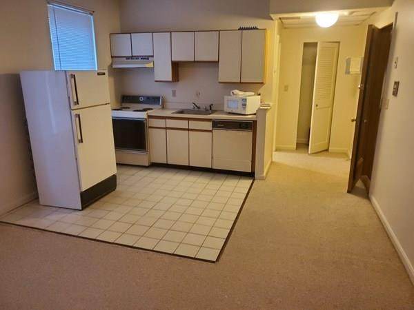 1423 Commonwealth Ave - Photo 1