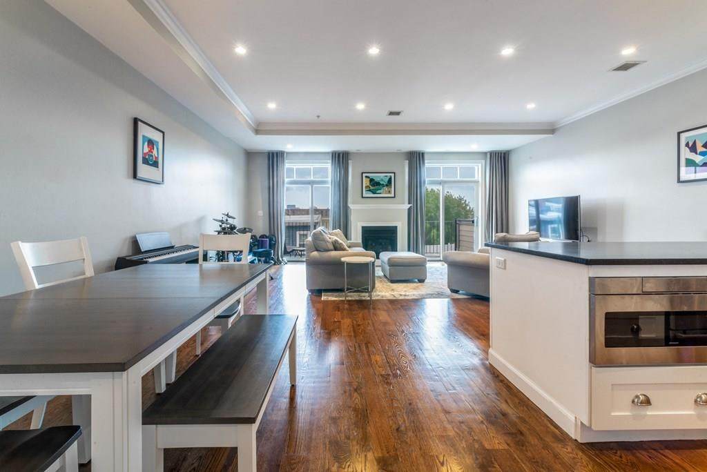 376 W Broadway - Photo 1