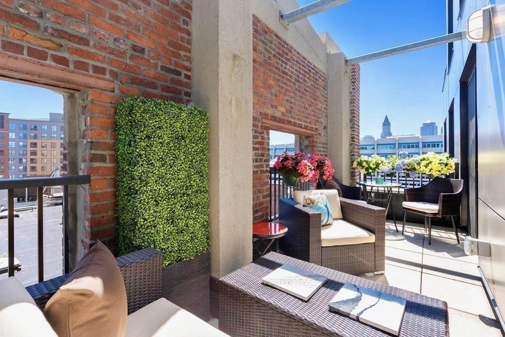 121 Portland Street - Photo 1