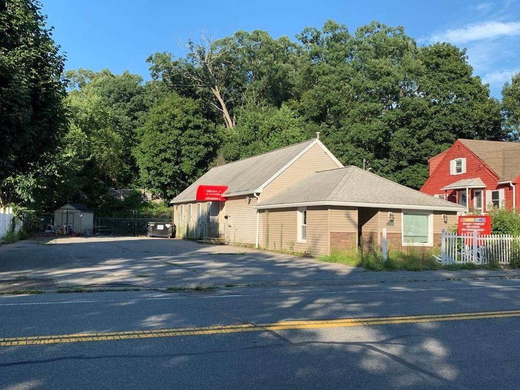 862 Boston Road - Photo 1