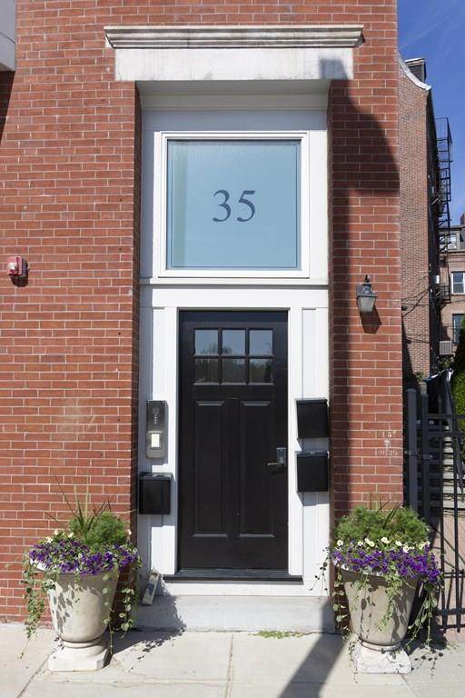 35 Rutherford Ave - Photo 1