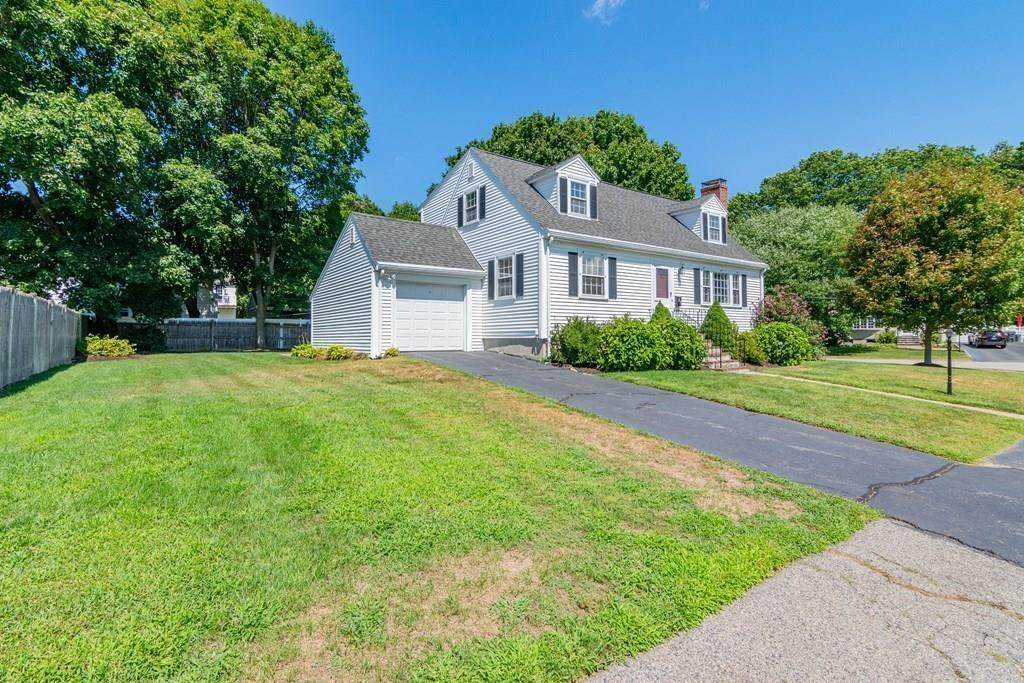 29 Scott Circle - Photo 1