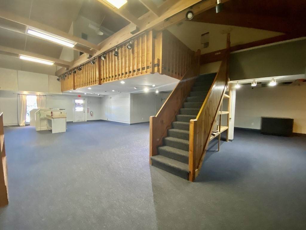 122 Turnpike Rd - Photo 1