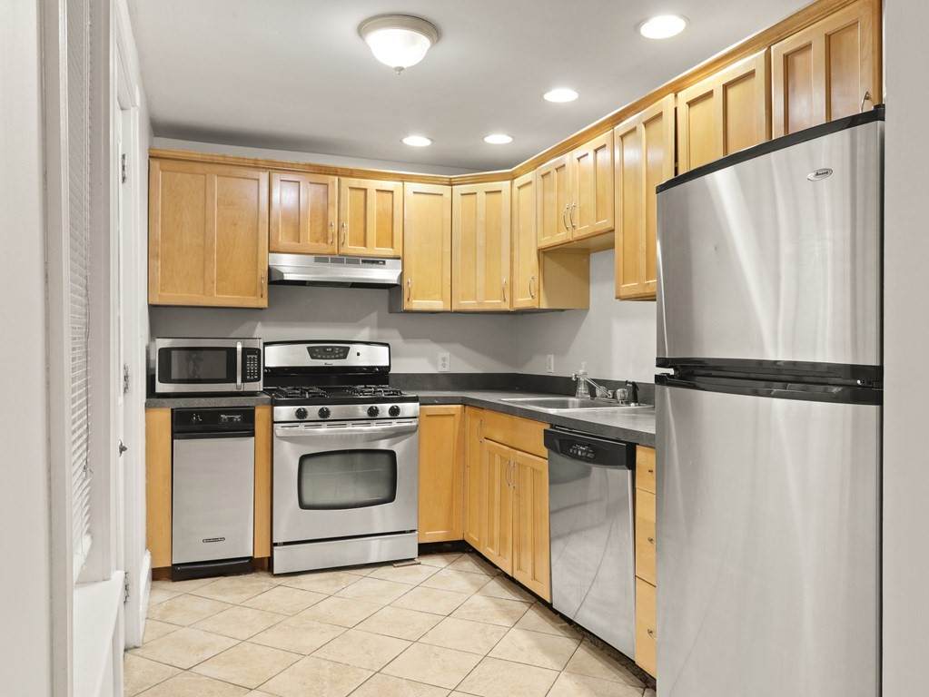32 G St - Photo 1