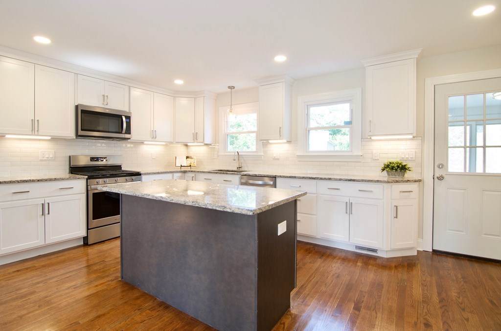 82 Lincoln Park - Photo 1